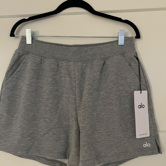 Alo - Low Key Sweat Short - Heather Grey - Size M - NWT - Picture 3 of 7